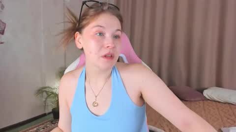 Snapshot of colleen_blake chatting on 23, 10, 2025 Collen Mon Tue Wed Thu Fri GMT 3 0300am - 0900am online show from 23, 10, 2025