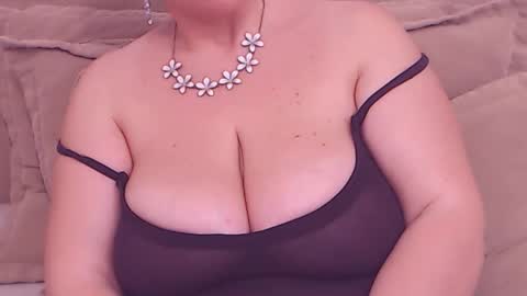 Snapshot of college_dream_bbw chatting on 2, 1, 2025 Maddison online show from 2, 1, 2025