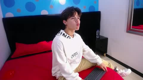 Snapshot of collinstone chatting on 2, 3, 2025 collinstone online show from 2, 3, 2025