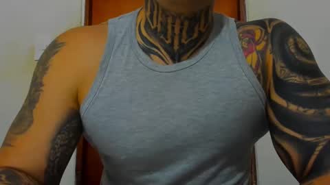 Snapshot of colombian_monster_cock chatting on 9, 10, 2025 camilo online show from 9, 10, 2025