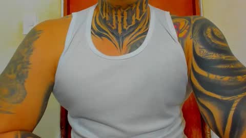 Snapshot of colombian_monster_cock chatting on 1, 11, 2025 camilo online show from 1, 11, 2025