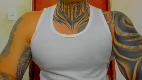 Snapshot of colombian_monster_cock chatting on 2, 11, 2025 camilo online show from 2, 11, 2025