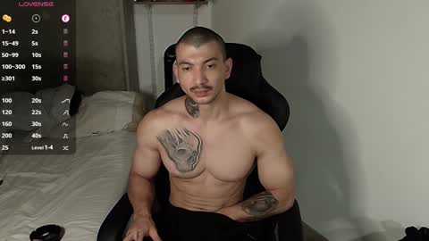 Snapshot of colombianmuscle8 chatting on 4, 2, 2025 colombianmuscle8 online show from 4, 2, 2025