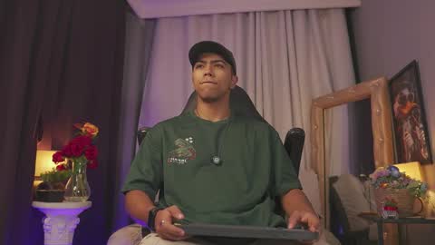 Snapshot of colstorw_ chatting on 4, 4, 2026 colstorw_ online show from 4, 4, 2026