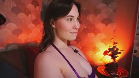 Snapshot of come_in_bed chatting on 17, 5, 2026 Audrey online show from 17, 5, 2026