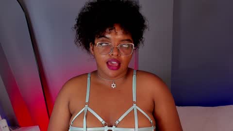 Snapshot of conielaurenth chatting on 1, 2, 2025 conielaurenth online show from 1, 2, 2025