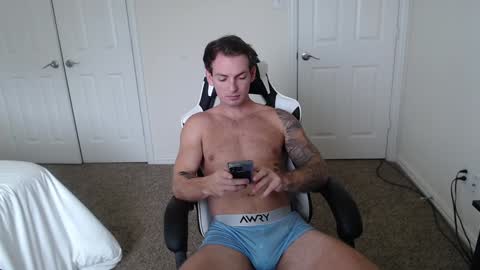 Snapshot of connor_hart chatting on 28, 1, 2025 Connor Hart online show from 28, 1, 2025