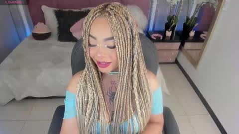 Snapshot of conny_curly chatting on 28, 10, 2025 Conny online show from 28, 10, 2025