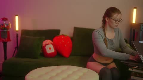 Snapshot of consensualcollabs chatting on 18, 9, 2025 MR. MAESTRK Friends online show from 18, 9, 2025