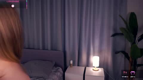 Hello im Sofia Welcme to my room .More hugs and kiss for you online show from 14, 10, 2025