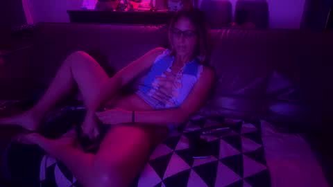 Snapshot of consuelo_valentino chatting on 11, 7, 2026 Jack and Zu online show from 11, 7, 2026