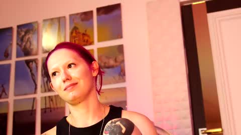 Snapshot of coolteacher chatting on 16, 6, 2026 Ginger The Cringer online show from 16, 6, 2026
