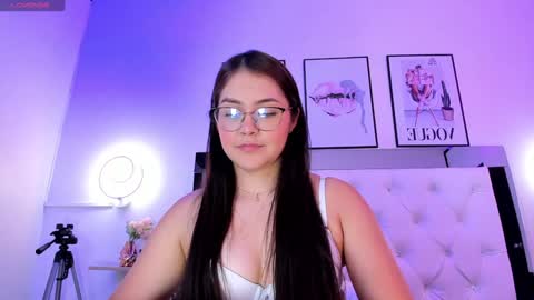 Cora  online show from 18, 12, 2024
