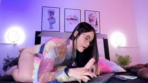 Cora  online show from 31, 1, 2025
