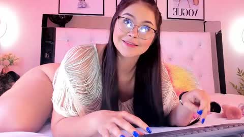 Cora  online show from 19, 2, 2025