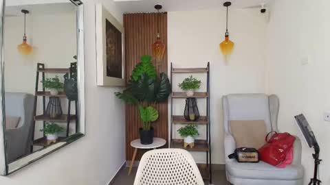 Coral online show from 4, 10, 2025