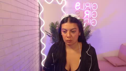 Carolina  online show from 8, 2, 2025