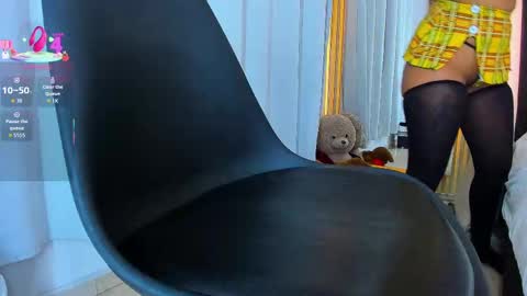 Coraline connected from 10 pm to 6 am Colombia time online show from 7, 10, 2025