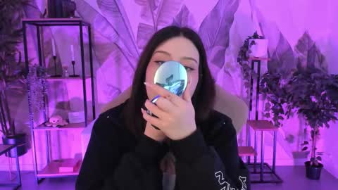 Snapshot of coralinekeyns chatting on 12, 9, 2025 little girl who is always right or Coraline online show from 12, 9, 2025