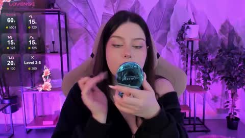 Snapshot of coralinekeyns chatting on 14, 9, 2025 little girl who is always right or Coraline online show from 14, 9, 2025