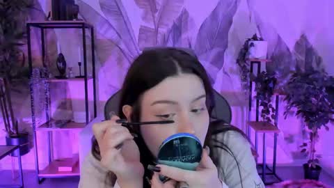 Snapshot of coralinekeyns chatting on 21, 10, 2025 little girl who is always right or Coraline online show from 21, 10, 2025