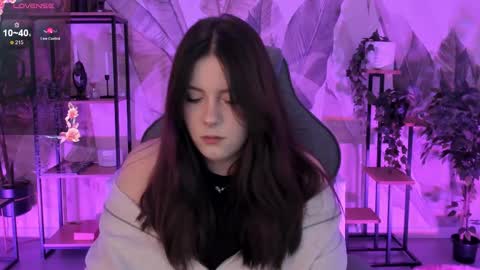 Snapshot of coralinekeyns chatting on 23, 10, 2025 little girl who is always right or Coraline online show from 23, 10, 2025