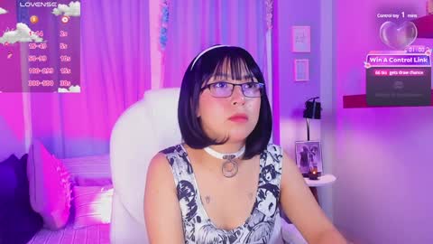 Coral Stefani online show from 13, 12, 2024