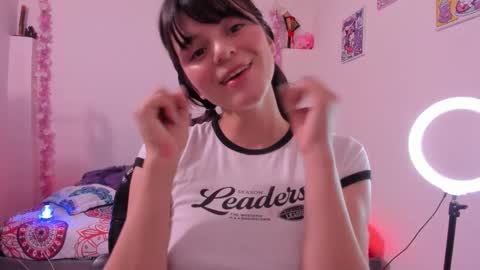 Coraline uwu     Bienvenidos al dulce mundo de Coraline    Hola amores soy Coraline  Una chica  tierna juguetona online show from 19, 11, 2025