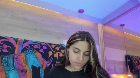 Snapshot of cori_paige chatting on 8, 5, 2026 Cori online show from 8, 5, 2026