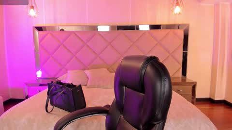 Corinne Russo online show from 10, 2, 2026