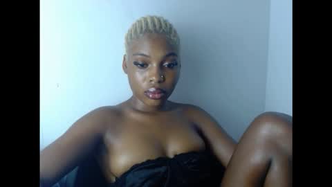 Snapshot of cornxcunt chatting on 30, 10, 2025 cornxcunt online show from 30, 10, 2025