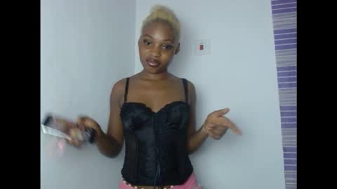 Snapshot of cornxcunt chatting on 2, 11, 2025 cornxcunt online show from 2, 11, 2025