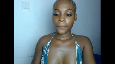 Snapshot of cornxcunt chatting on 14, 11, 2025 cornxcunt online show from 14, 11, 2025