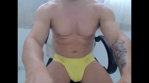 Snapshot of corolaxxl chatting on 6, 10, 2025 corolaxxl online show from 6, 10, 2025