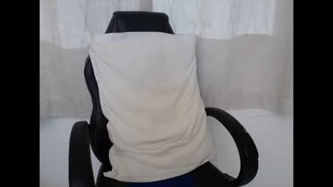 Snapshot of corolaxxl chatting on 15, 11, 2025 corolaxxl online show from 15, 11, 2025