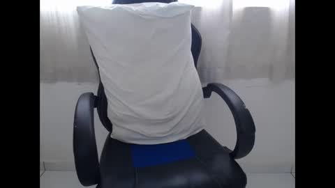 Snapshot of corolaxxl chatting on 3, 2, 2026 corolaxxl online show from 3, 2, 2026