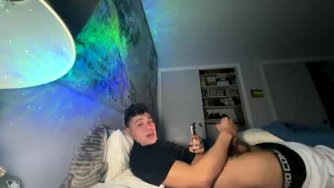 Snapshot of coronelking chatting on 7, 1, 2025 coronelking online show from 7, 1, 2025