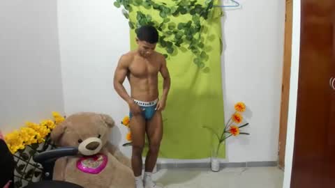 Snapshot of corzoethan chatting on 17, 12, 2024 Ethan  online show from 17, 12, 2024