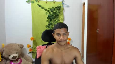Snapshot of corzoethan chatting on 19, 1, 2025 Ethan  online show from 19, 1, 2025
