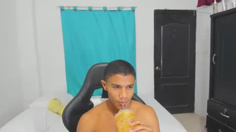 Snapshot of corzoethan chatting on 30, 9, 2025 Ethan  online show from 30, 9, 2025