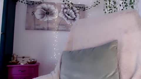 Snapshot of cosmicfairy chatting on 10, 2, 2025 Lydia online show from 10, 2, 2025