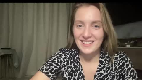 Snapshot of cosmo_blondiee chatting on 2, 10, 2025 cosmo_blondiee online show from 2, 10, 2025