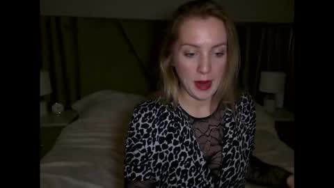 Snapshot of cosmo_blondiee chatting on 6, 10, 2025 cosmo_blondiee online show from 6, 10, 2025