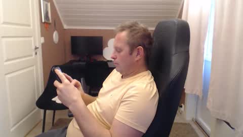 couple3845 online show from 20, 12, 2025