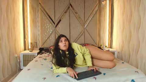 Snapshot of couple_hot_2025 chatting on 15, 4, 2026 Ricardo Isabella online show from 15, 4, 2026