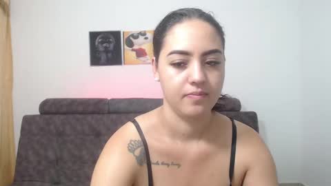 Snapshot of couple_sexandlove chatting on 5, 3, 2025 ALEJANDRO Y EMILY online show from 5, 3, 2025