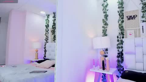 Snapshot of couplecolombia_gh chatting on 19, 11, 2025 lola y juan online show from 19, 11, 2025