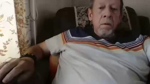 Snapshot of courieral1 chatting on 19, 9, 2025 courieral1 online show from 19, 9, 2025