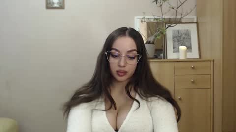 Snapshot of courtney_lux chatting on 2, 3, 2025 Courtney online show from 2, 3, 2025