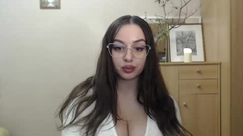 Snapshot of courtney_lux chatting on 2, 3, 2025 Courtney online show from 2, 3, 2025
